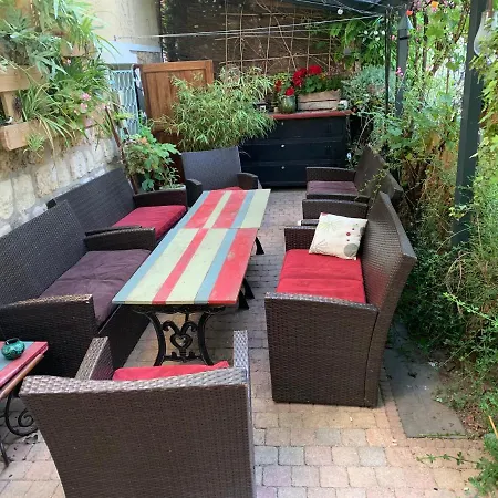 Cosy A Homestay Houilles